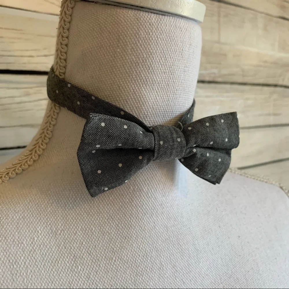 Grey Polkadot Bow Tie With Velcro Closure